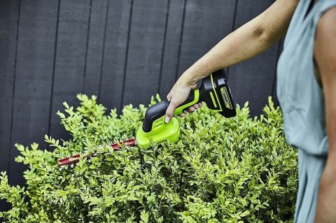 24V Nożyce do przycinania trawy i żywopłotów GREENWORKS G24SHTK2 - Zestaw ładowarka + akumulator 2Ah - 1600607VA 24V Nożyce do przycinania trawy i żywopłotów GREENWORKS G24SHTK2 - Zestaw ładowarka + akumulator 2Ah - 1600607VA
