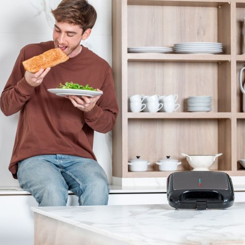 Opiekacz do kanapek Black+Decker BXSA752E