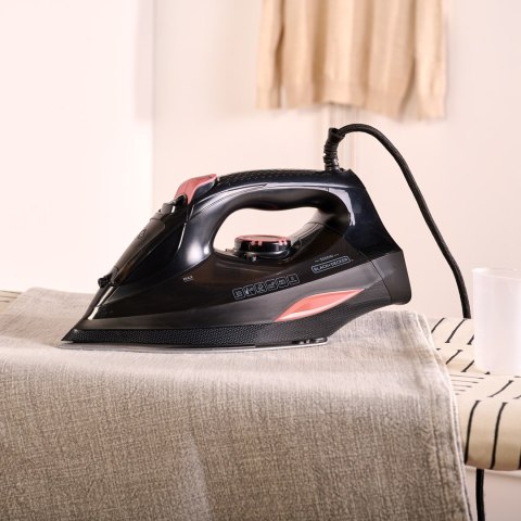 Żelazko parowe Black+Decker BXIR3000E (3000W; czarny)
