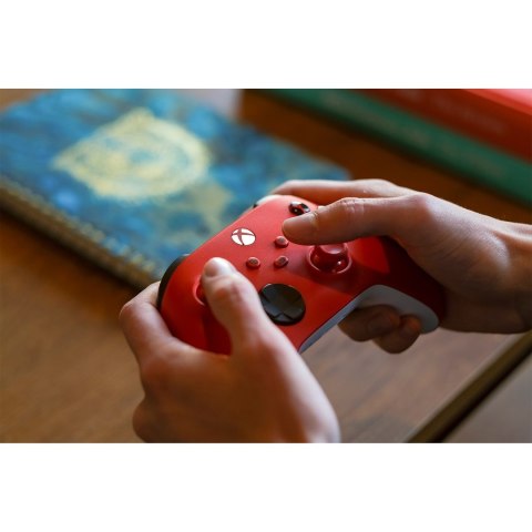 Microsoft Xbox Series Kontroler - Pulsujący czerwon (WYPRZEDAŻ)