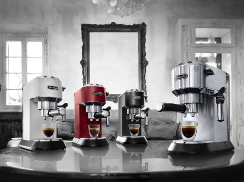 Ekspres kolbowy DeLonghi Dedica Style EC 685.R (1300W; kolor czerwony) (WYPRZEDAŻ) Ekspres kolbowy DeLonghi Dedica Style EC 685.R (1300W; kolor czerwony) (WYPRZEDAŻ)
