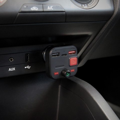 SAVIO TR-15 TRANSMITER FM Z WYŚWIETLACZEM, BLUETOOTH I ŁADOWARKĄ PD USB-C USB-A QUICK CHARGE, BASS BOOST SAVIO TR-15 TRANSMITER FM Z WYŚWIETLACZEM, BLUETOOTH I ŁADOWARKĄ PD USB-C USB-A QUICK CHARGE, BASS BOOST