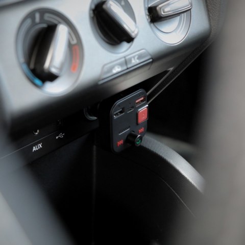 SAVIO TR-15 TRANSMITER FM Z WYŚWIETLACZEM, BLUETOOTH I ŁADOWARKĄ PD USB-C USB-A QUICK CHARGE, BASS BOOST SAVIO TR-15 TRANSMITER FM Z WYŚWIETLACZEM, BLUETOOTH I ŁADOWARKĄ PD USB-C USB-A QUICK CHARGE, BASS BOOST