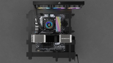DOMINATOR TITANIUM RGB 64 GB (4x16 GB) DDR5 DRAM 6000 MT/s CL36 Intel XMP White
