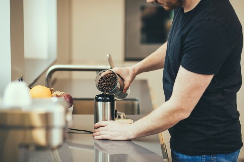 SEVERIN MŁYNEK DO KAWY I PRZYPAW INOX, POJEMNOŚĆ 50 G, ZWIJACZ KABLA, 2 NOŻE ZE STALI NIERDZEWNEJ, MOC 150W KM3879 SEVERIN MŁYNEK DO KAWY I PRZYPAW INOX, POJEMNOŚĆ 50 G, ZWIJACZ KABLA, 2 NOŻE ZE STALI NIERDZEWNEJ, MOC 150W KM3879